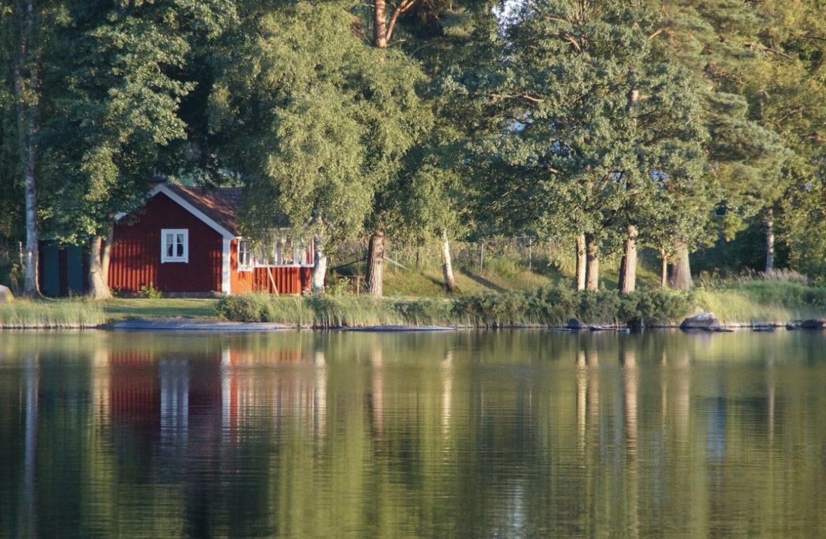 Småland rotes Haus See Schweden