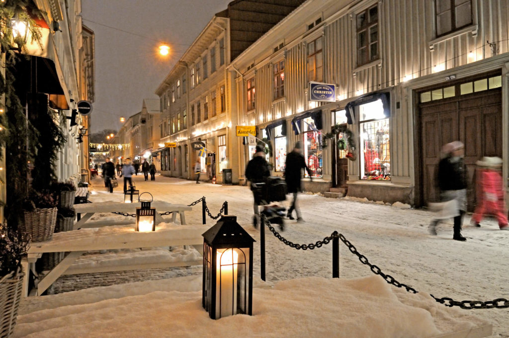 Göteborg Haga Winter Schnee Laterne Einkaufsstraße