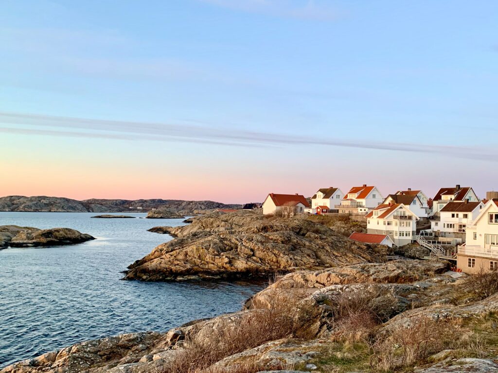 Schweden Sweden Sverige Bohuslän Tjörn Westküste Wasser Klippen Häuser